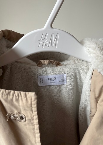 Kız Çocuk Bej Düğmeli Kaban - Görsel 3