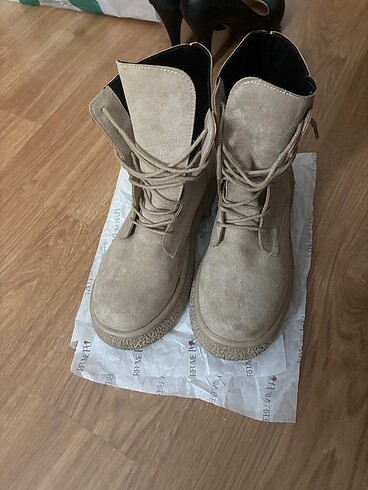 Kadın Bej Bot - Görsel 2