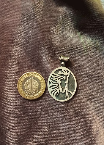 At Figürlü Gümüş Kolye Ucu - Görsel 2