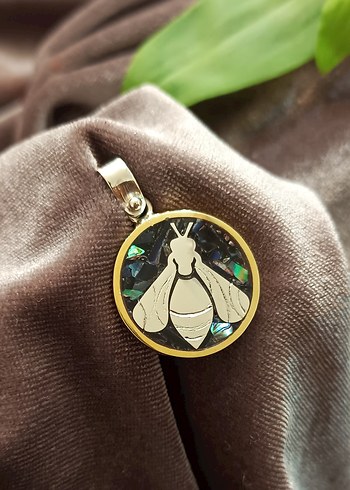 Arı desenli kolye - Görsel 2