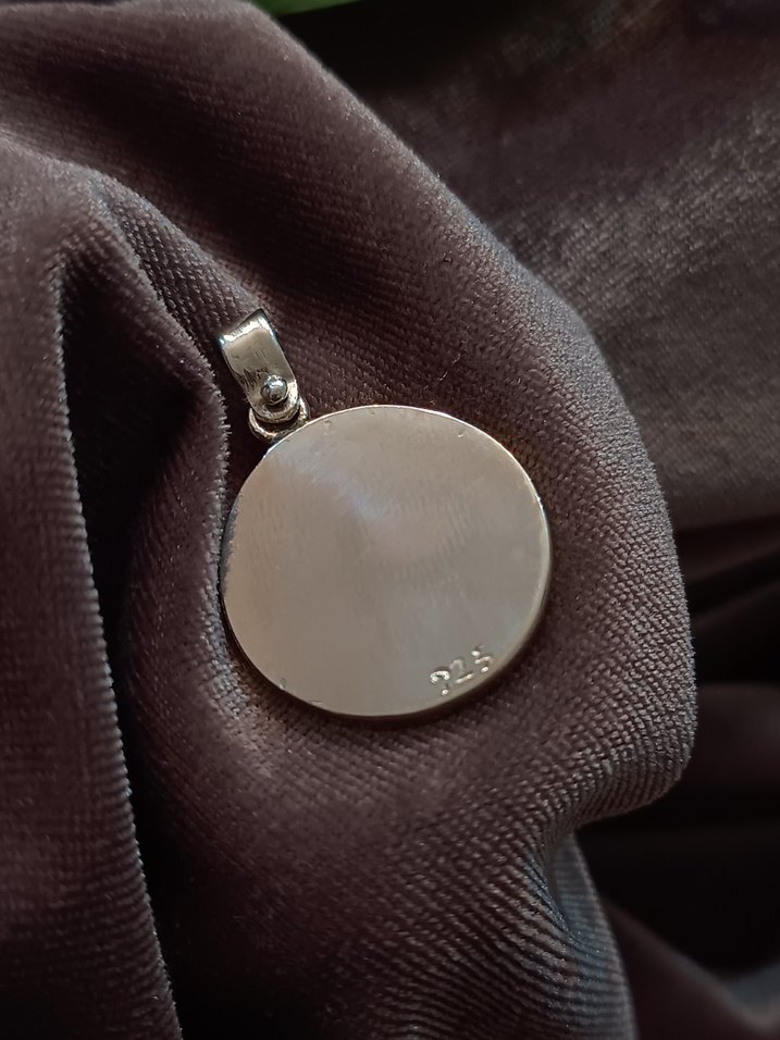 Arı desenli kolye - Görsel 3