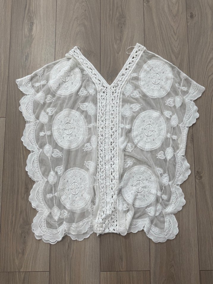 Beyaz kadın pareo - Görsel 2