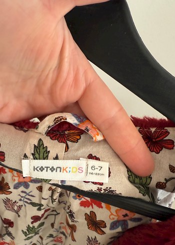 Bordo Kadife Detaylı Kız Çocuk Yeleği - Görsel 4