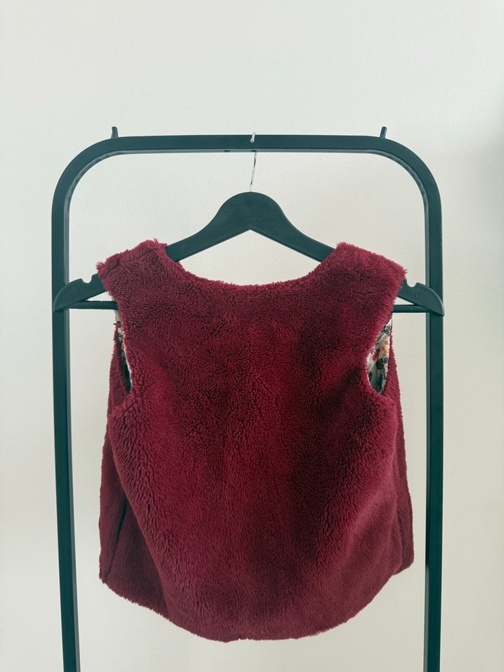 Bordo Kadife Detaylı Kız Çocuk Yeleği - Görsel 3