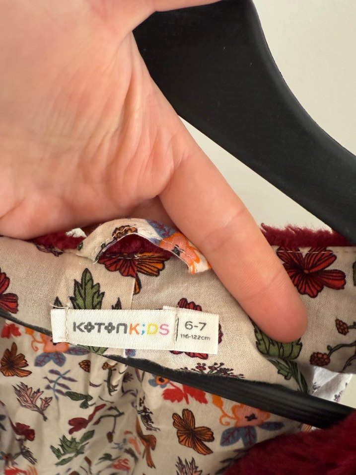 Bordo Kadife Detaylı Kız Çocuk Yeleği - Görsel 4