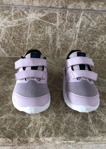 25 Beden Nike Kız Çocuk Pembe Spor Ayakkabı