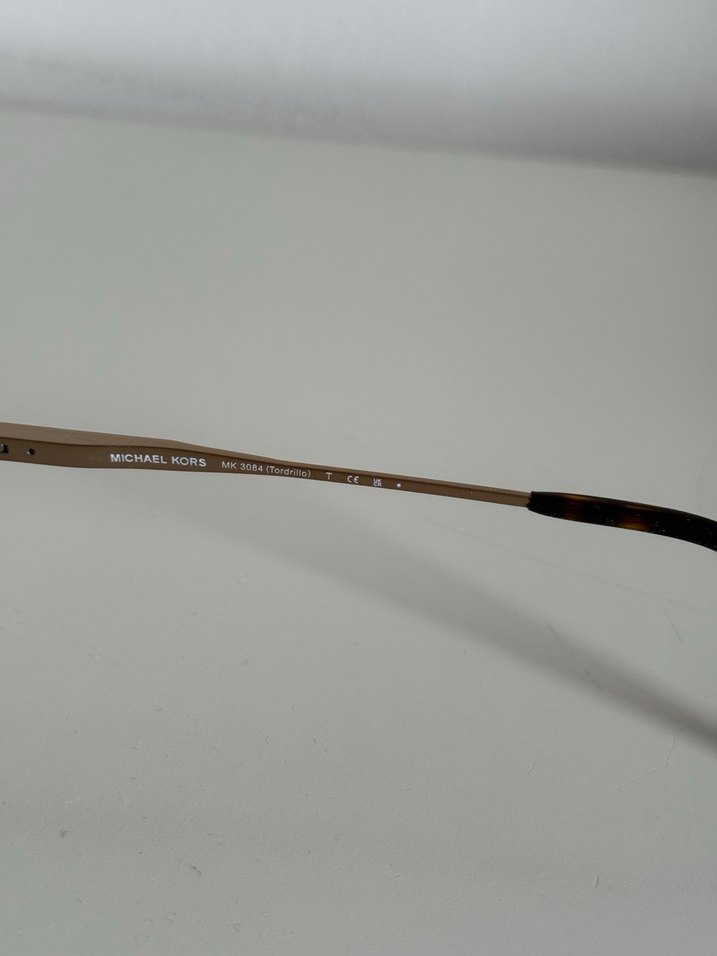 Klasik Bej Kadın Gözlüğü - Görsel 4