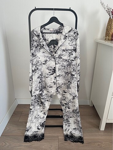 Kadin ipek pijama