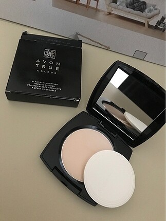 Avon pudra