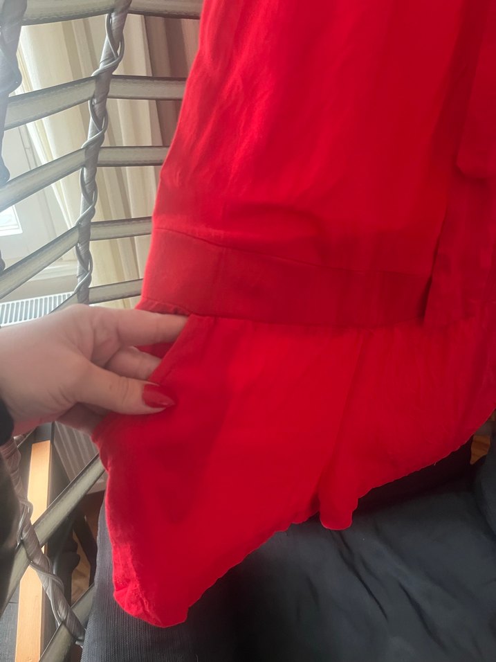 Kırmızı Kemerli Çıkabilir Askılı Tulum - Görsel 2