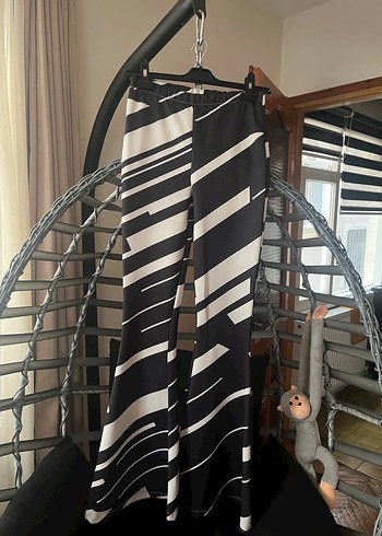 Zebra Desenli Siyah Kadın İspanyol Paça Pantolon - Görsel 2