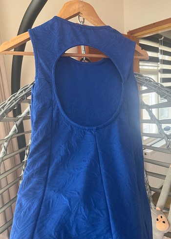 Sırt Dekolteli Mavi Kolsuz Elbise - Görsel 5