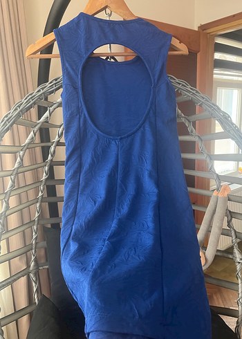 Sırt Dekolteli Mavi Kolsuz Elbise - Görsel 4