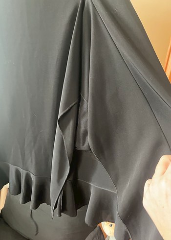 İnce Askılı Uzun Siyah Dökümlü Yırtmaçlı Elbise - Görsel 3