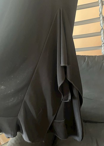 İnce Askılı Uzun Siyah Dökümlü Yırtmaçlı Elbise - Görsel 2