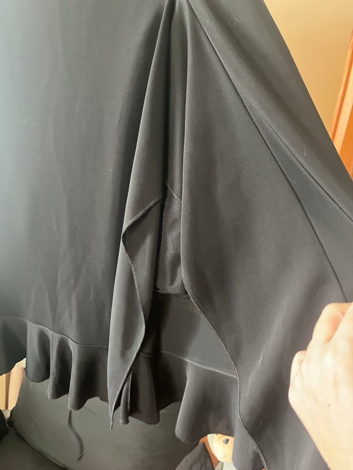 İnce Askılı Uzun Siyah Dökümlü Yırtmaçlı Elbise - Görsel 3