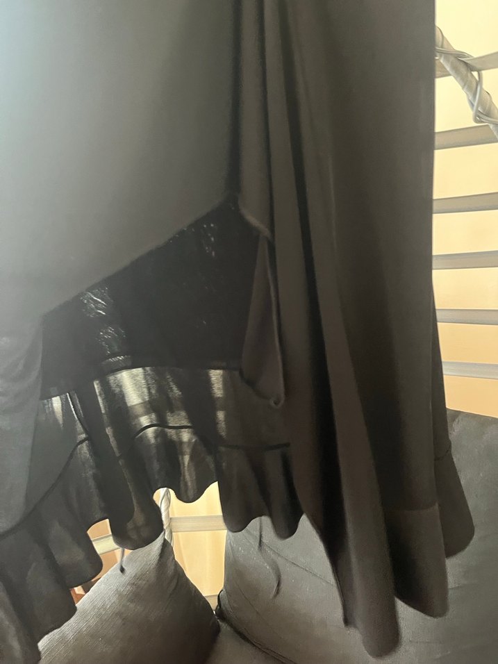 İnce Askılı Uzun Siyah Dökümlü Yırtmaçlı Elbise - Görsel 4