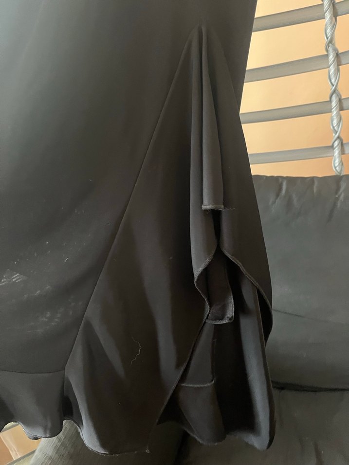 İnce Askılı Uzun Siyah Dökümlü Yırtmaçlı Elbise - Görsel 2