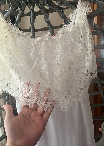 Dantel Detaylı Beyaz ve Ekru Bohem Elbise - Görsel 2