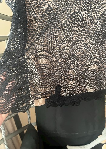 Dantel Detaylı Siyah Desenli Uzun Kadın Bluz - Görsel 4