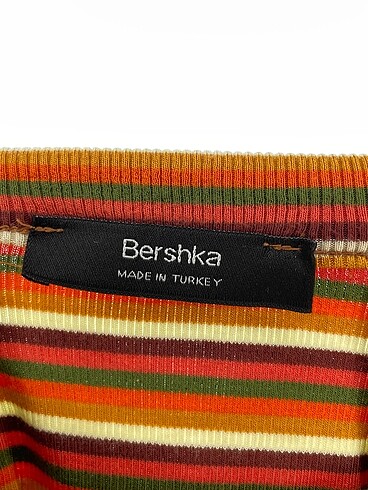 s Beden çeşitli Renk Bershka Bluz %70 İndirimli.
