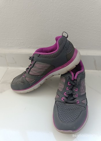 Mor Detaylı Gri Kadın Spor Ayakkabı - Görsel 2