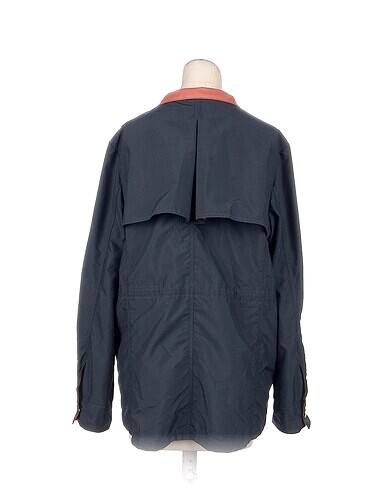 m Beden PreLoved Trenchcoat %70 İndirimli.