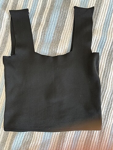 Siyah crop