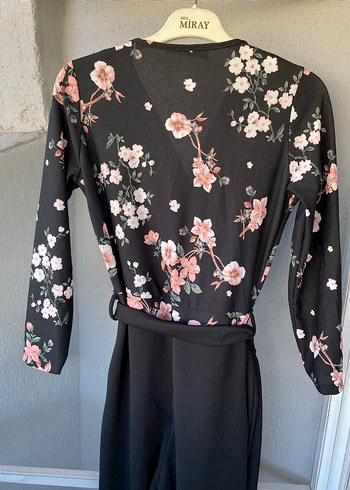 Çiçek Desenli Siyah Kadın Tulum - Görsel 4