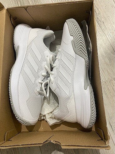 38 Beden beyaz Renk Adidas gamecourt2.0tenis ayakkabısı