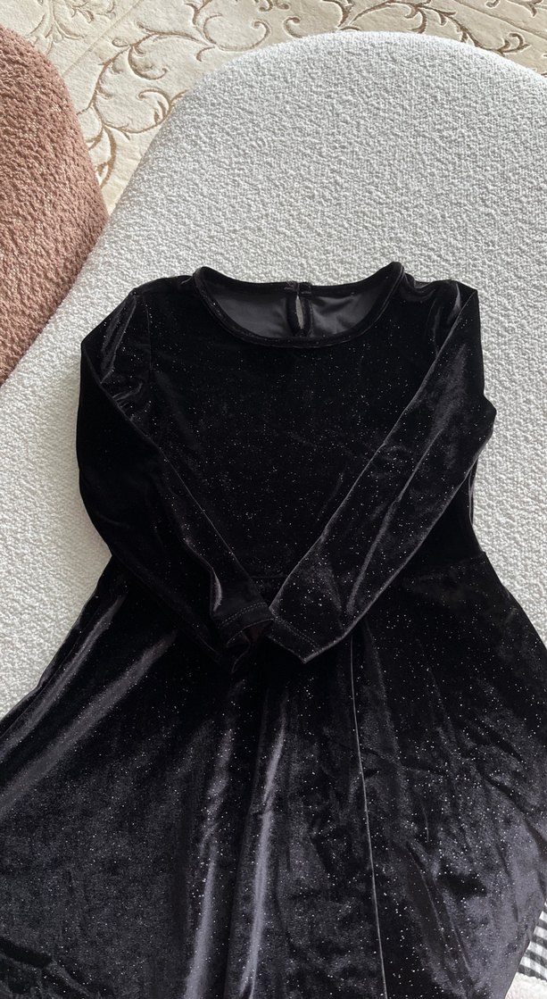 Kız Çocuk Siyah Süet Parlak Uzun Kollu Elbise - Görsel 3
