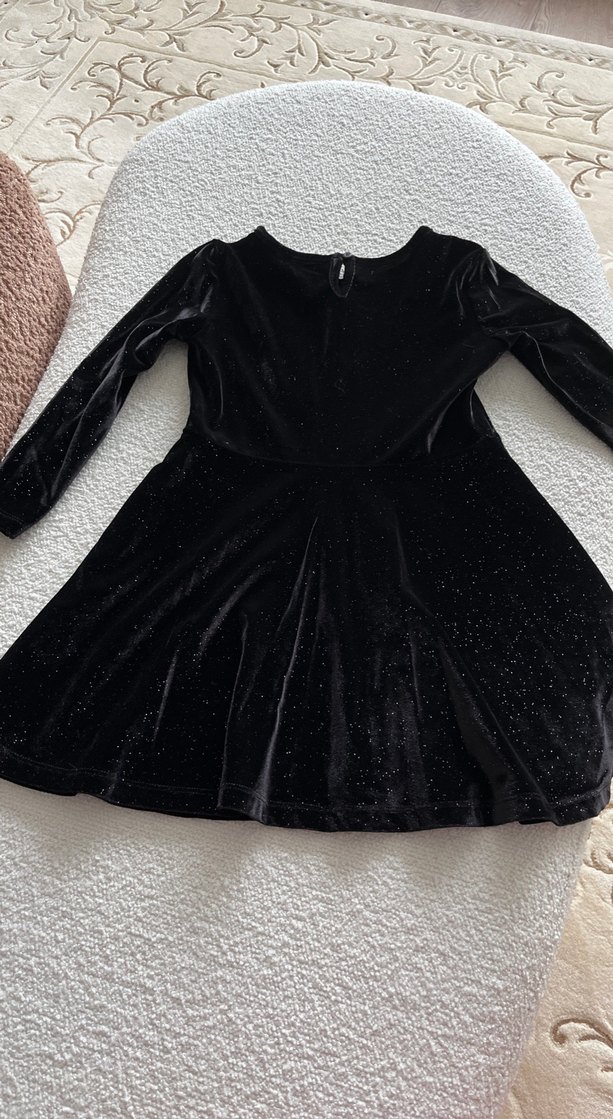 Kız Çocuk Siyah Süet Parlak Uzun Kollu Elbise - Görsel 4