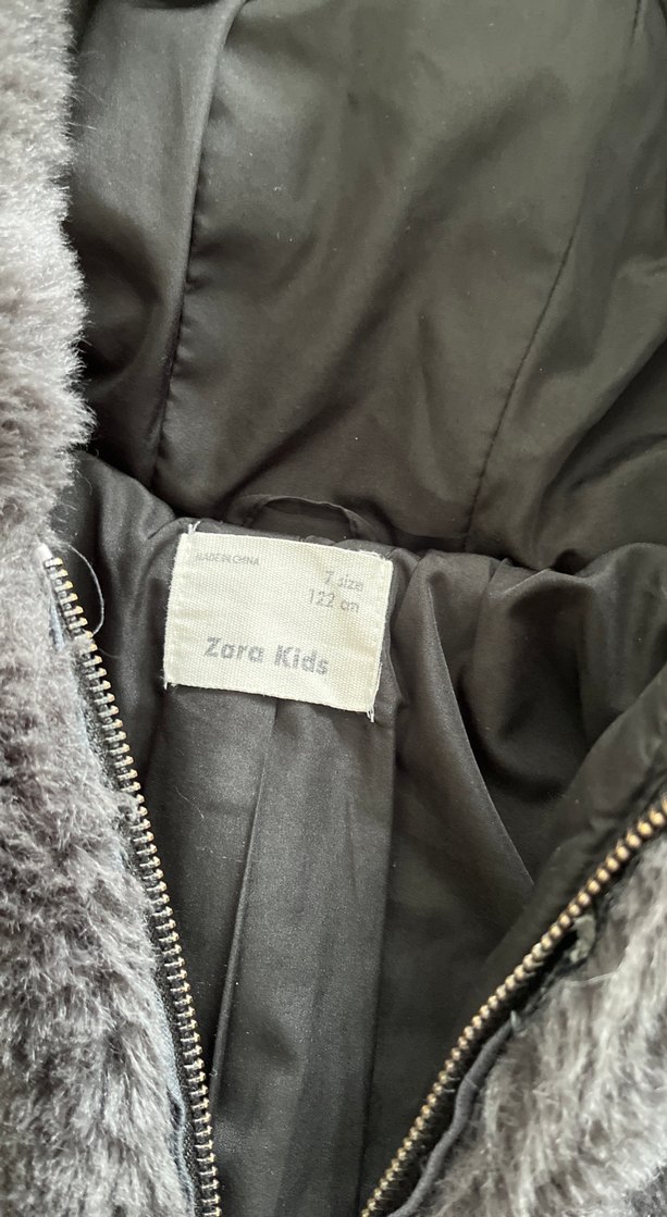 Kapüşonlu Siyah kız montu - Görsel 2