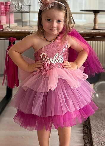 Diğer Barbie kostum