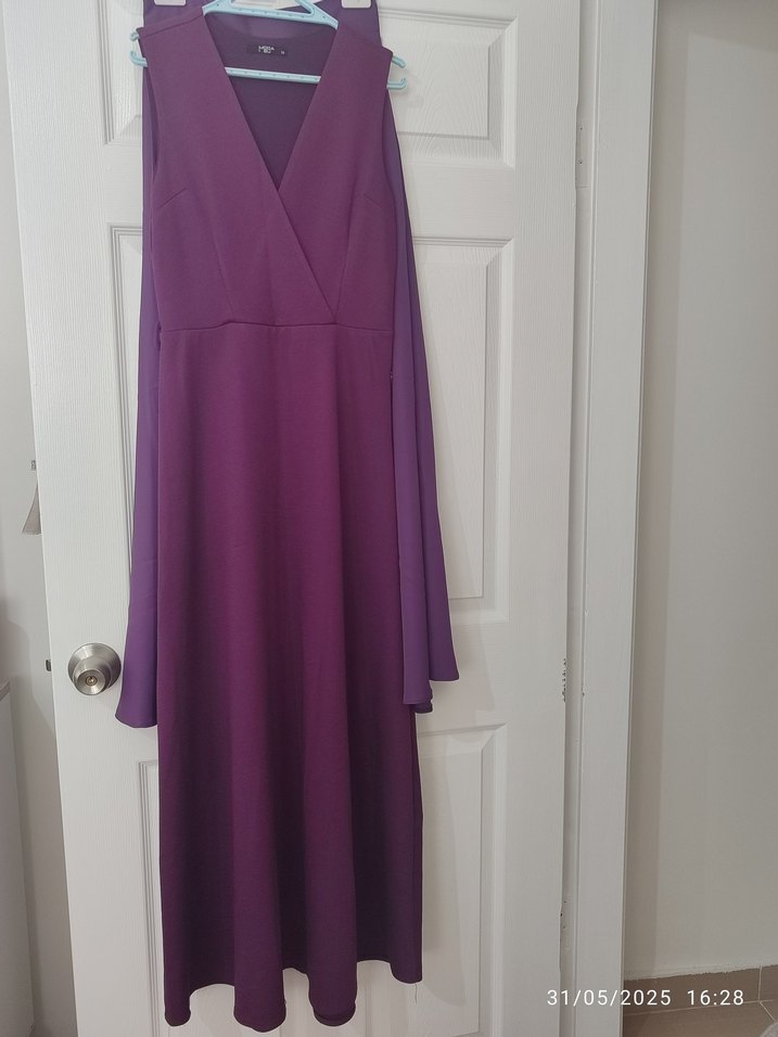 Diger Mor Uzun V Yaka Drapeli Elbise - Görsel 2