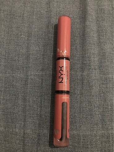 Nyx Shine Loud Magic Maker ruj