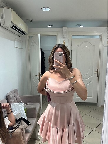 Pembe elbise saten