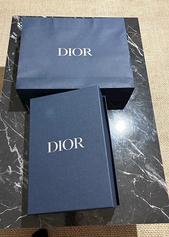 Mavi Parlak Desenli Dior ayakkabı karton canta