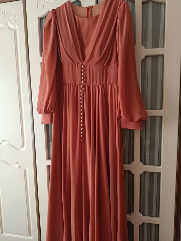 Düğmeli Uzun Kollu V Yaka Uzun Elbise abiye - Görsel 2