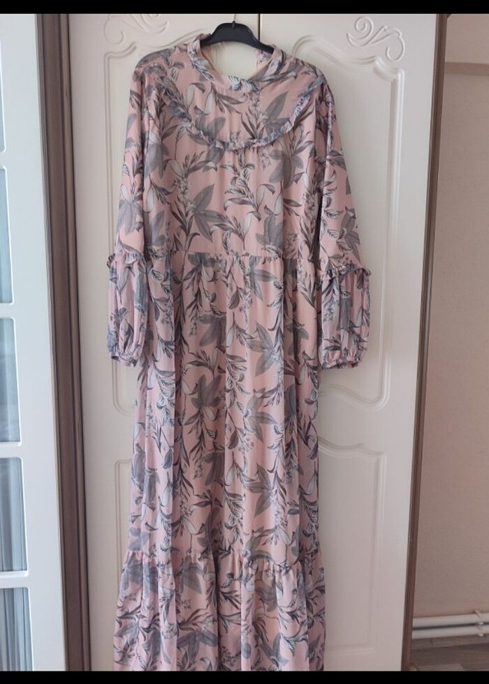 Desenli tozpembe elbise - Görsel 2