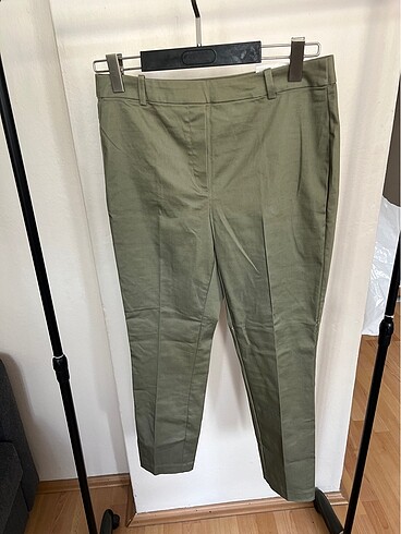 H&M arkası lastikli kumaş pantolon