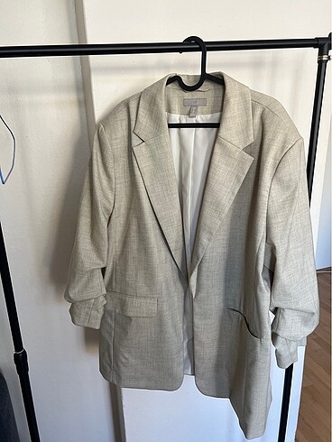 44 Beden beyaz Renk H&M taş rengi takım sadece iki defa giyildi