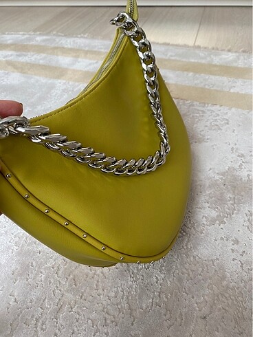  Beden Stradivarius baget çanta