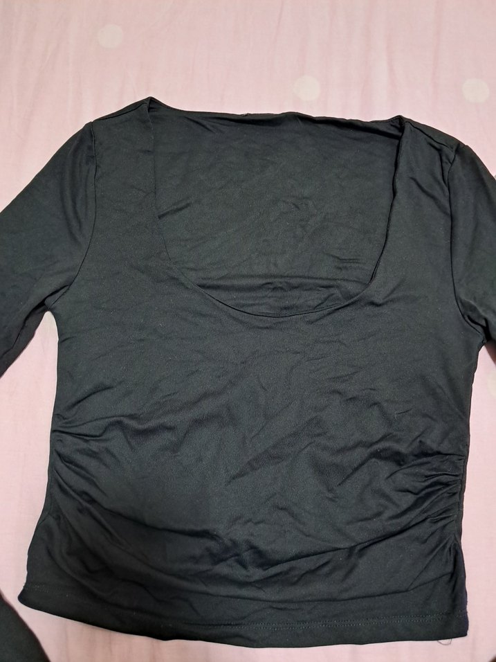 Uzun Kollu Siyah u yaka - Görsel 3