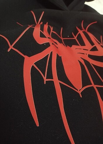 Zara Zara örümcek baskılı sweatshirt 