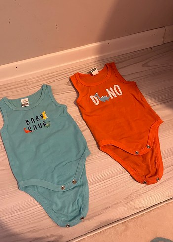 3-6 ay Renkli Pamuklu Erkek Bebek Askılı Body