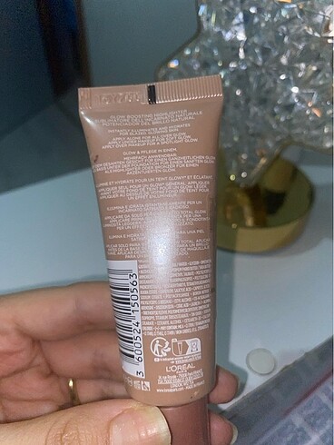 L'Oréal Paris Loreal lumi glotion
