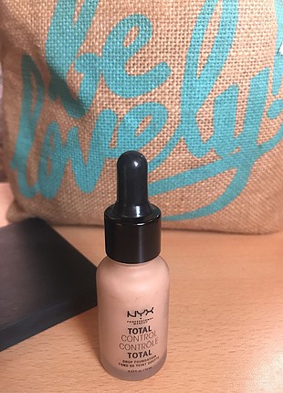 Nyx fondöten 