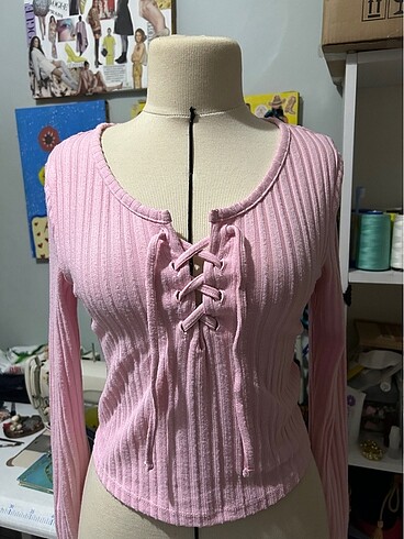 pembe bağlamalı yaka crop bluz