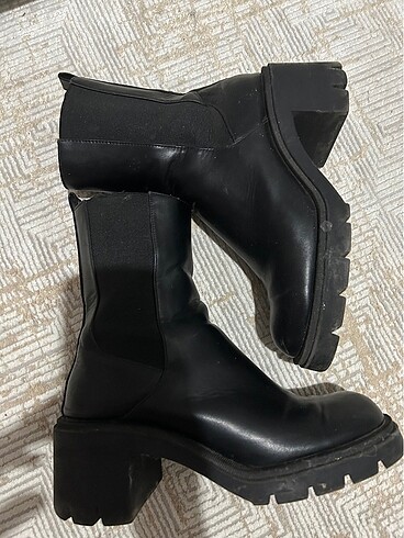 39 Beden siyah Renk ZARA BOT
